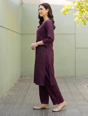 Burgundy embroidered cotton kurta trouser set 4