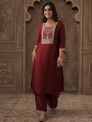 Maroon embroidered liva kurta trouser set 4
