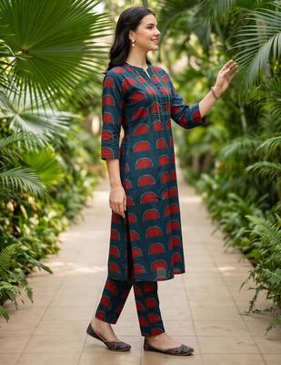 Blue printed cotton kurta trouser set 4