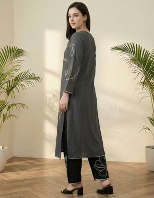 Grey embroidered viscose rayon kurta trouser set 3