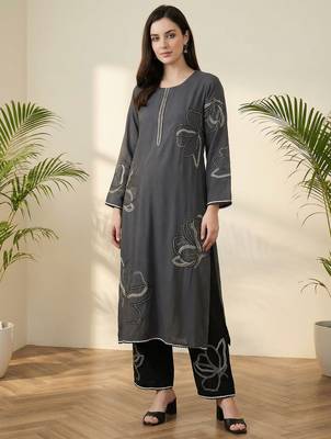 Grey embroidered viscose rayon kurta trouser set 4