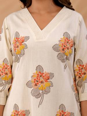 Off white printed cotton kurta trouser set 4