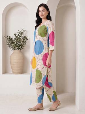 Off white printed cotton kurta trouser set 4