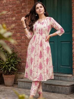 Off white printed cotton kurta trouser set 4