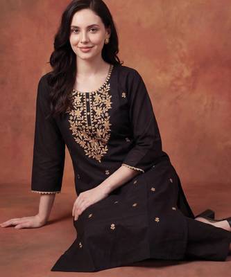 Black embroidered silk kurta trouser set 2