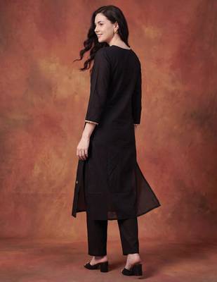 Black embroidered silk kurta trouser set 3