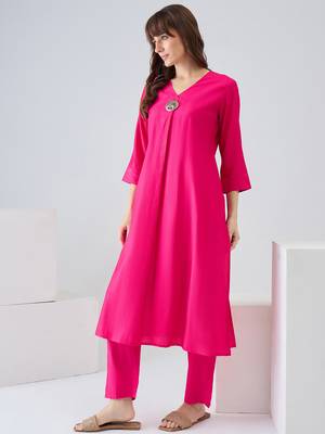 Pink printed liva kurta trouser set 4