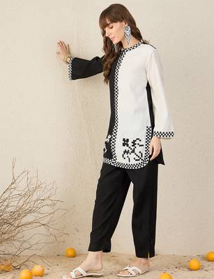 Black printed silk kurta trouser set 3