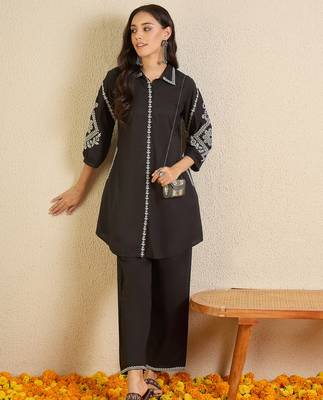 Black embroidered cotton kurta trouser set 4