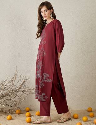 Burgundy embroidered cotton kurta trouser set 3