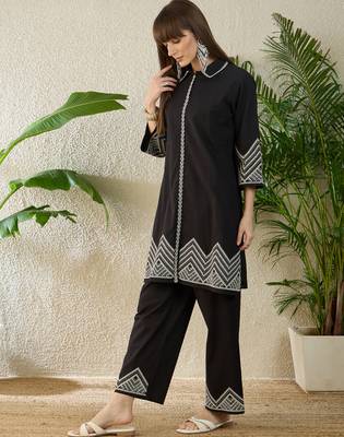 Black embroidered cotton kurta trouser set 3