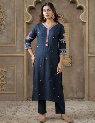 Navy blue embroidered silk kurta trouser set 4