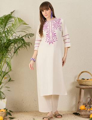 Off white printed cotton kurta trouser set 4