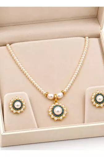 Certified Natural Freshwater Pearls with blue stone pendant set 