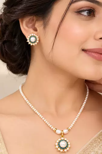 Certified Natural Freshwater Pearls with blue stone pendant set 