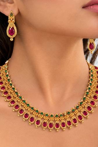 gold-plated stone necklace set with earrings