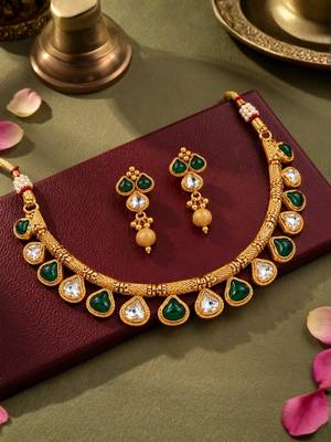 gold-plated copper green and white kundan necklace set with drop earrings 2