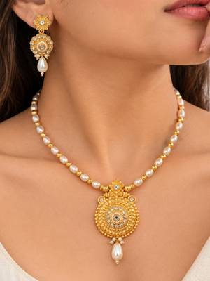 gold-plated copper pearl bead necklace set with statement pendant 1