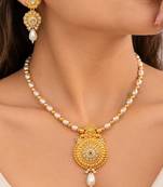 gold-plated copper pearl bead necklace set with statement pendant