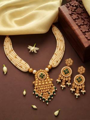 gold-plated copper pearl layered necklace set with green stone pendant 2