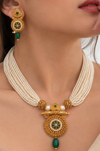 gold-plated copper multi-pearl necklace set with stone pendant