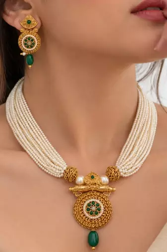 gold-plated copper multi-pearl necklace set with stone pendant