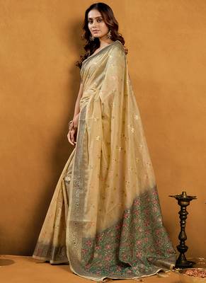 beige cotton blend saree with zari jhallar & rich pallu 3