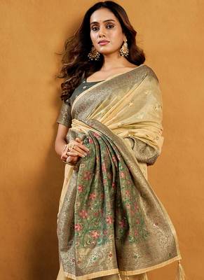 beige cotton blend saree with zari jhallar & rich pallu 4
