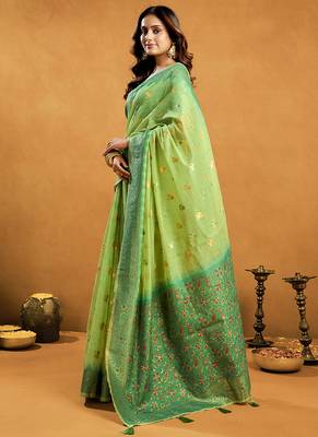 parrot green cotton blend saree with zari jhallar & rich pallu 2