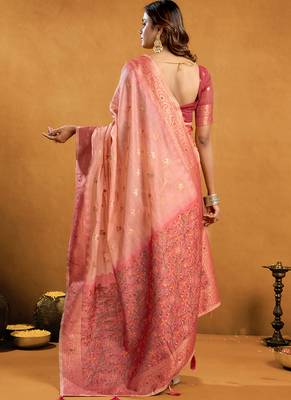 peach cotton blend saree with zari jhallar & rich pallu 5