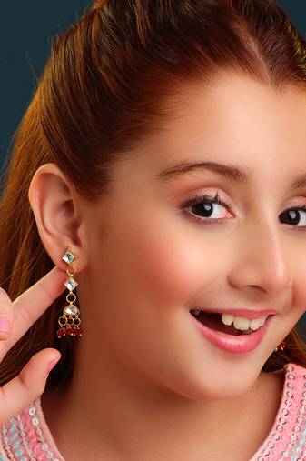 Gold plated kundan maroon drop earrings