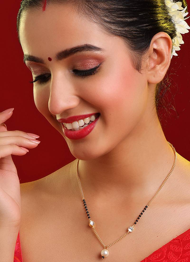 Gold plated kundan white beaded mangalsutra