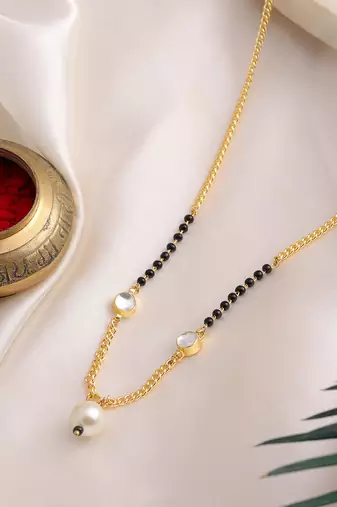 Gold plated kundan white beaded mangalsutra