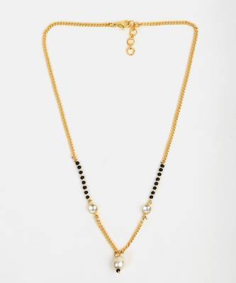 Gold plated kundan white beaded mangalsutra 4