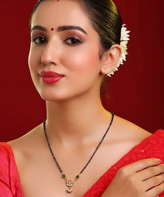 Gold plated kundan green stone mangalsutra 1