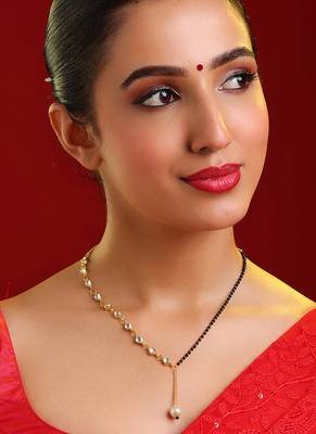 Gold plated kundan beaded white stones chain mangalsutra 1