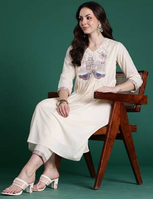 Off white embroidered viscose rayon kurta trouser set 1