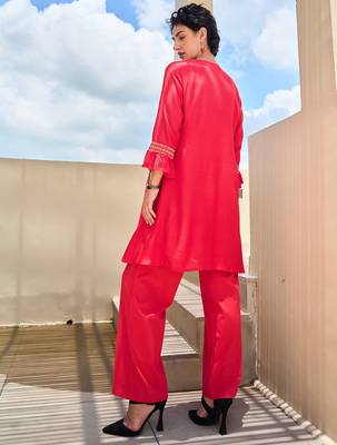 Red embroidered silk kurta trouser set 2