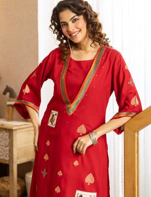 Pink embroidered viscose rayon kurta trouser set 1