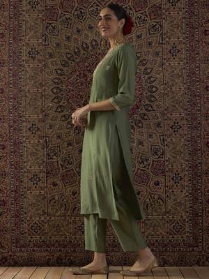Green embroidered silk kurta trouser set 3