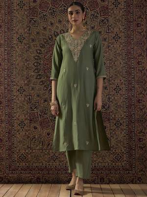 Green embroidered silk kurta trouser set 4