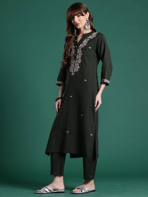 Green embroidered pure cotton kurta trouser set 3