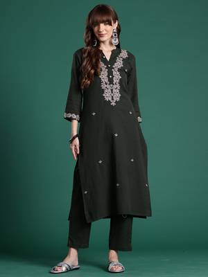 Green embroidered pure cotton kurta trouser set 4