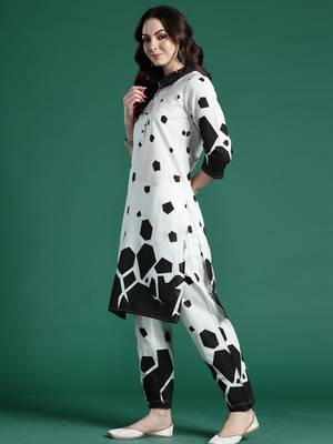 Off white printed pure cotton kurta trouser set 3