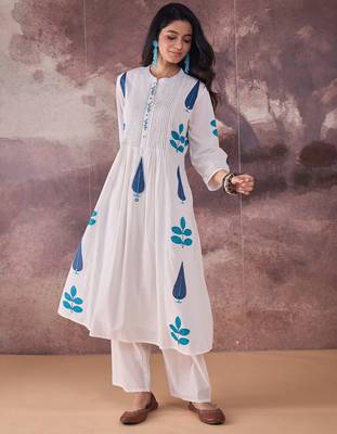 White printed pure cotton kurta trouser set 3