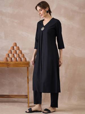 Black printed liva kurta trouser set 3