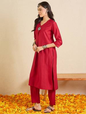 Maroon printed liva kurta trouser set 4