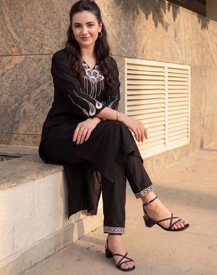 Black embroidered viscose rayon kurta trouser set 3