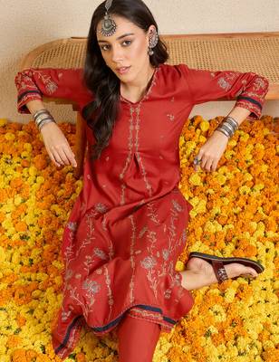 Red embroidered viscose rayon kurta trouser set 2