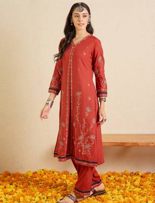 Red embroidered viscose rayon kurta trouser set 4